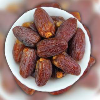 Dates (খেজুর)